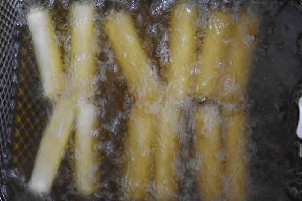 frying spring roll
